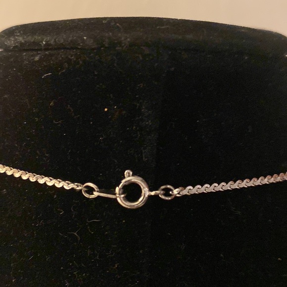 Oval photo Beagle Necklace - Like New! - Picture 3 of 3